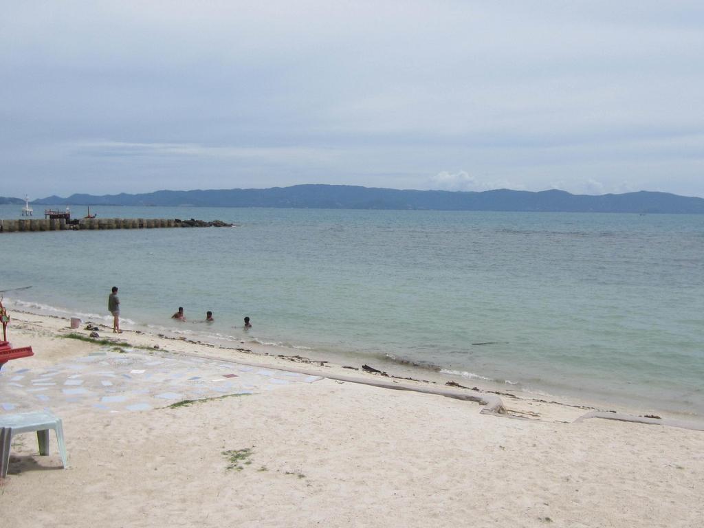 Charung Beach 핫 린 외부 사진